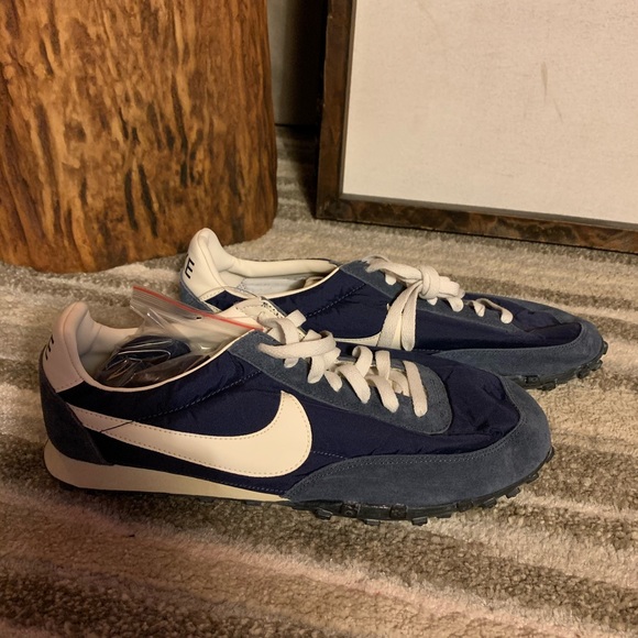 nike vintage style sneakers